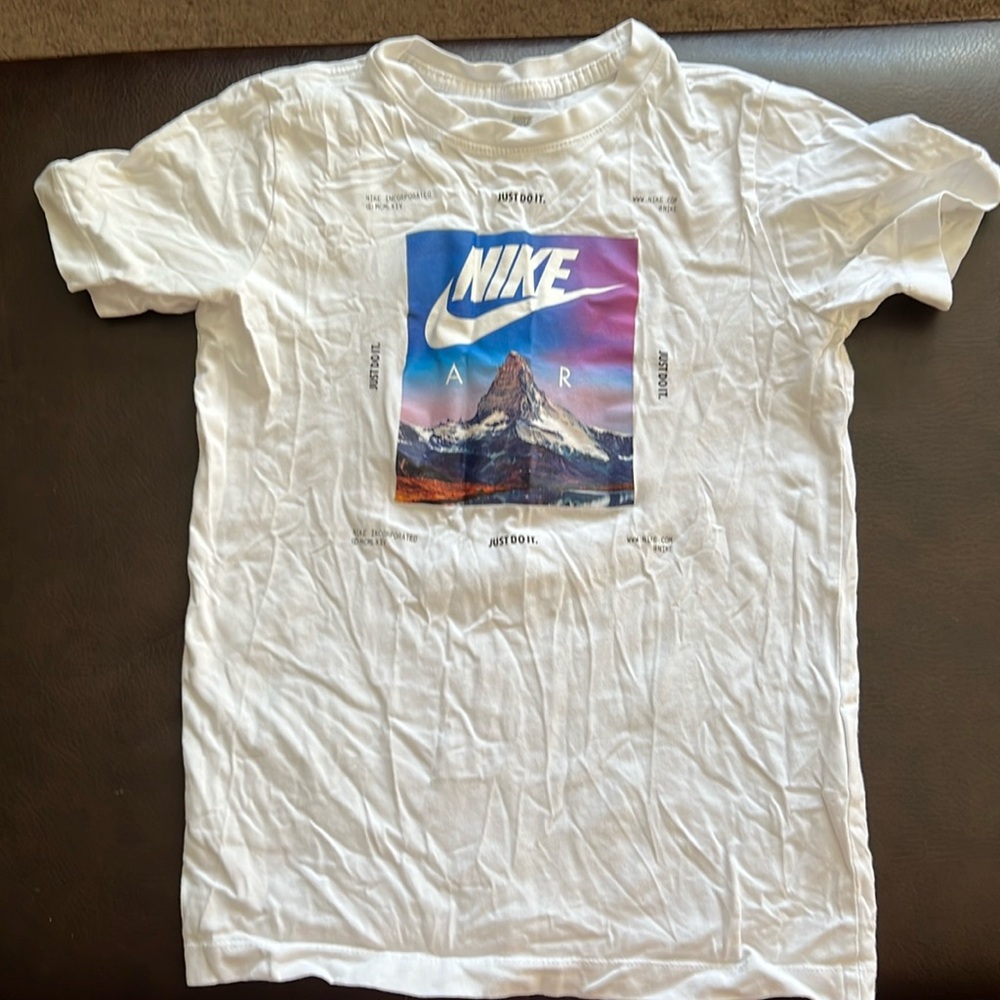 Nike Kids Medium T-Shirt